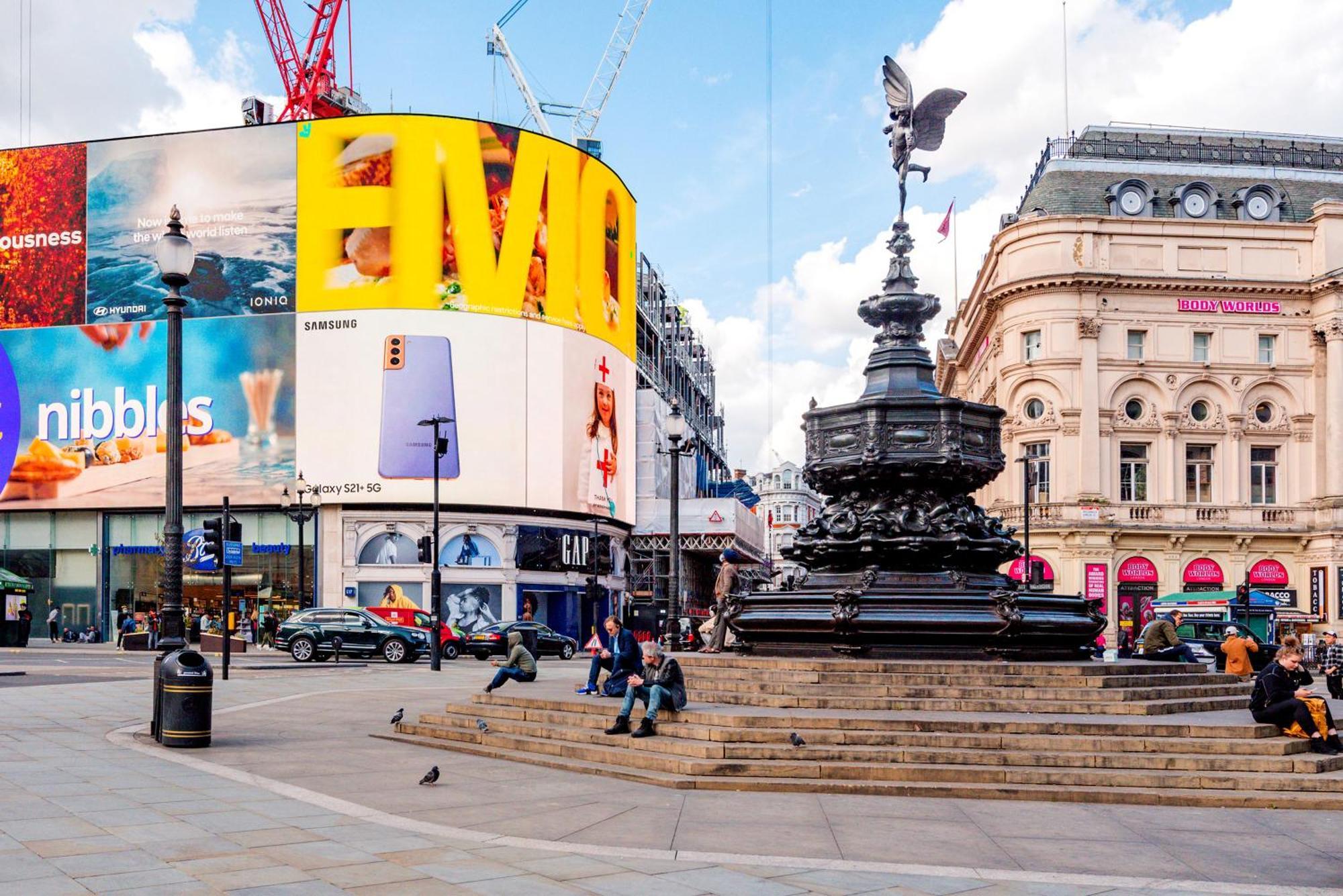 Welcome London Piccadilly Circus 외부 사진